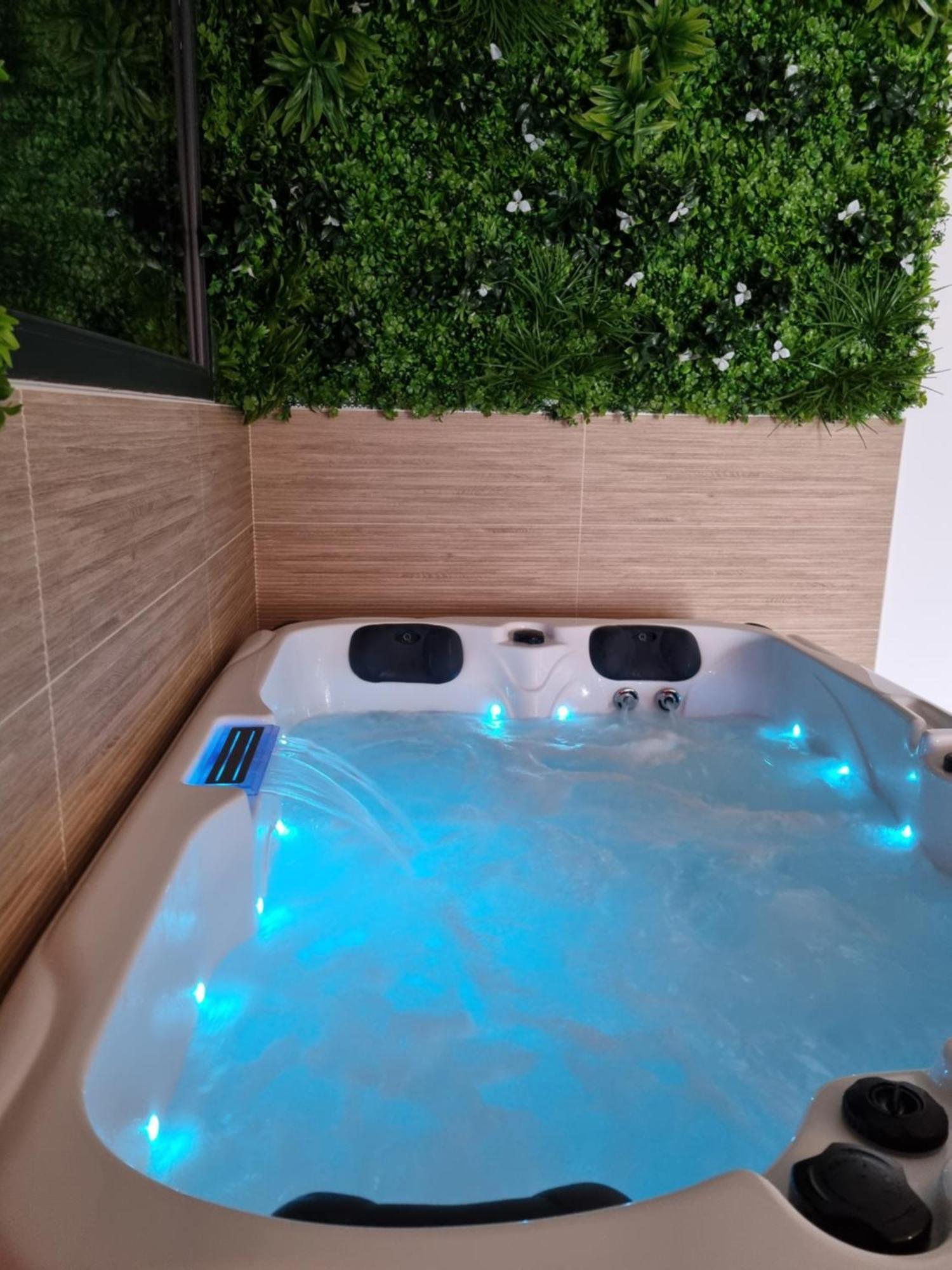 Le Cocoon - Jacuzzi, Sauna Et Piscine Privee Carpentras Exteriör bild